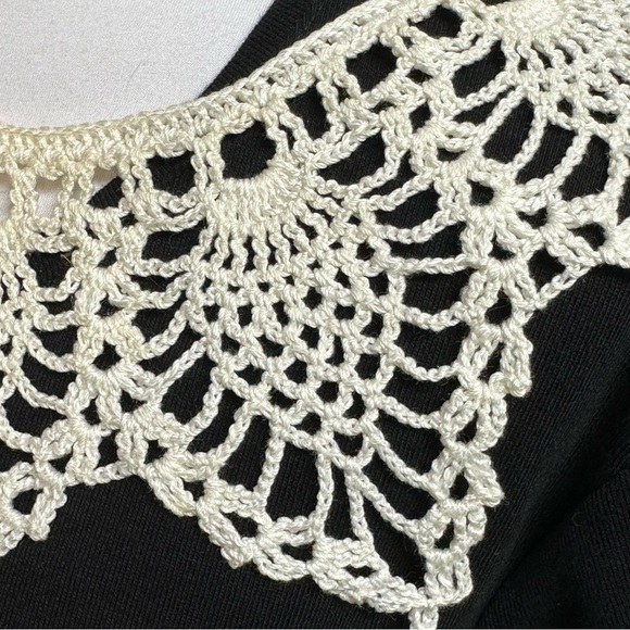 Vintage Crochet Lace Beige Ecru Ivory Collar with Button 16 in X 4 in - Picture 12 of 13